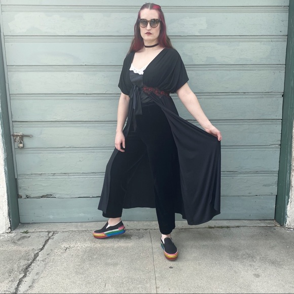 Black Flowy Maxi Robe - Picture 3 of 8